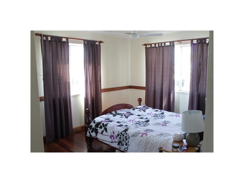 112 Cemetery Road, Raceview QLD 4305