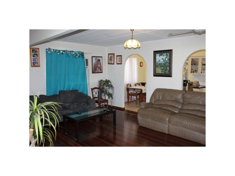 112 Cemetery Road, Raceview QLD 4305