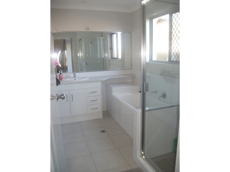 32 Laguna Crescent, Springfield Lakes QLD 4300