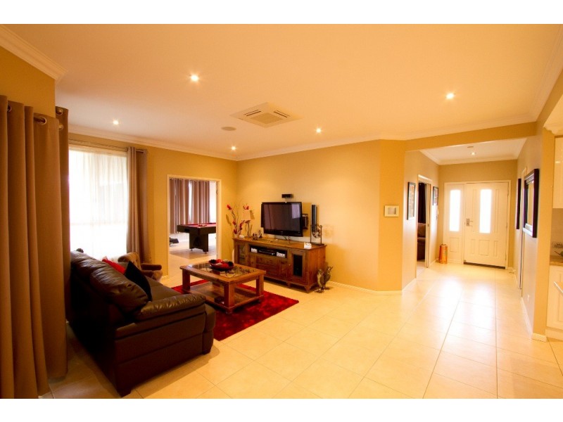 3 Benjamin Court, Regency Downs QLD 4341