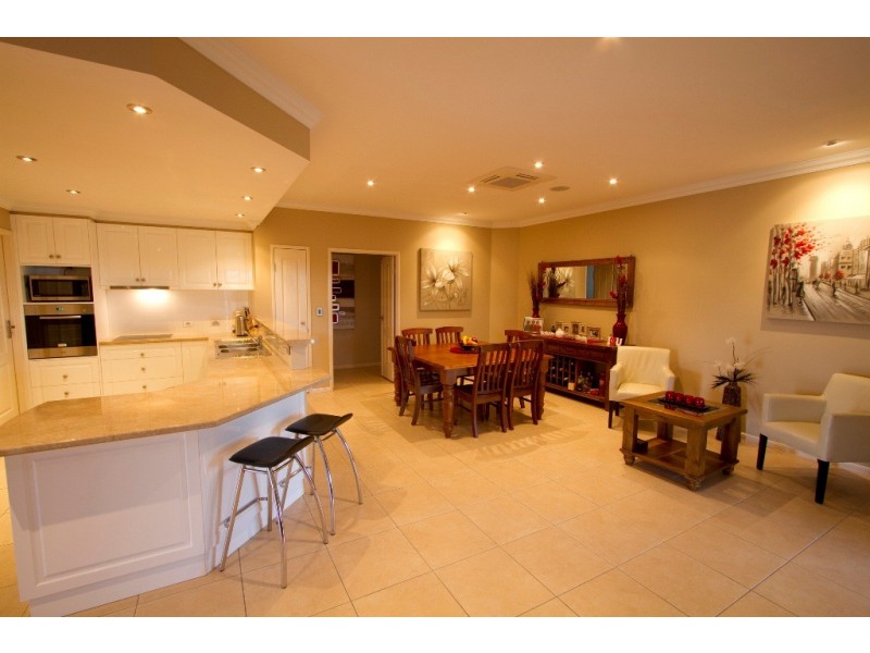 3 Benjamin Court, Regency Downs QLD 4341