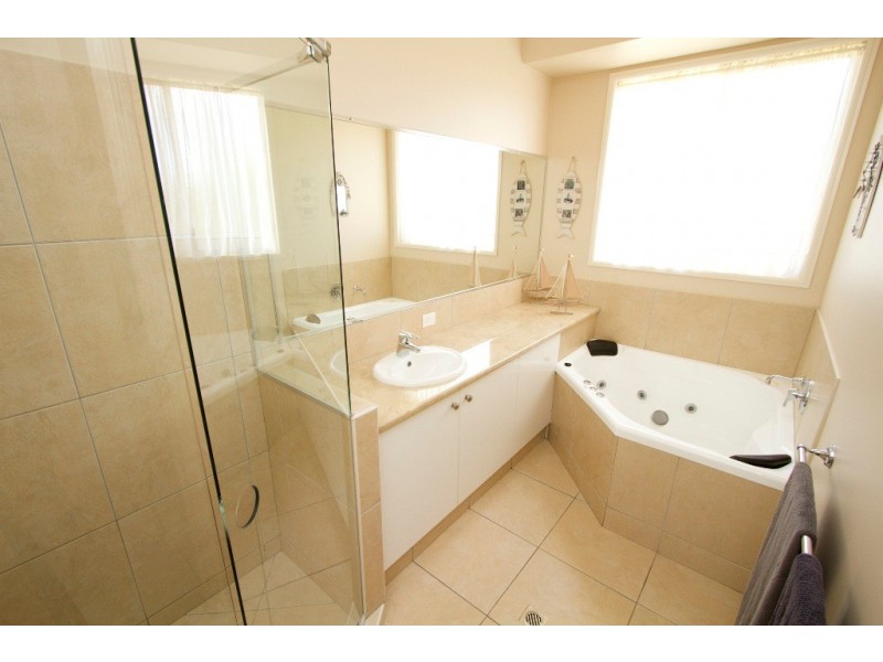 3 Benjamin Court, Regency Downs QLD 4341