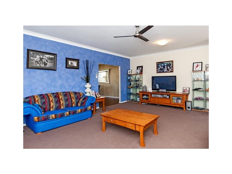 13 Darlington Court, Flinders View QLD 4305