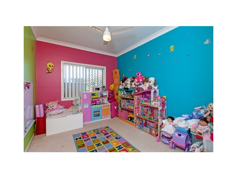 13 Darlington Court, Flinders View QLD 4305
