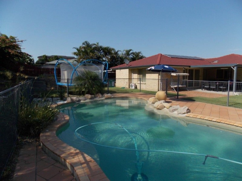 10 Chestnut Drive, Flinders View QLD 4305