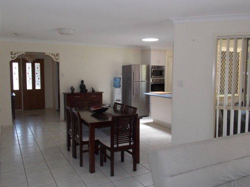 10 Chestnut Drive, Flinders View QLD 4305
