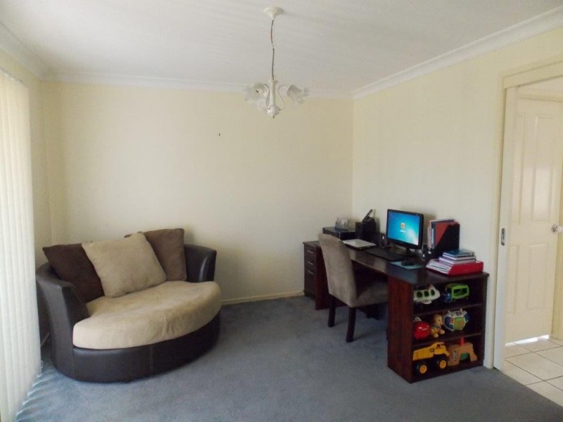 10 Chestnut Drive, Flinders View QLD 4305