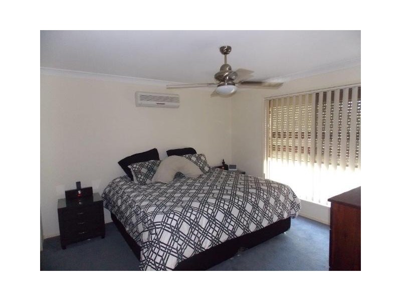10 Chestnut Drive, Flinders View QLD 4305
