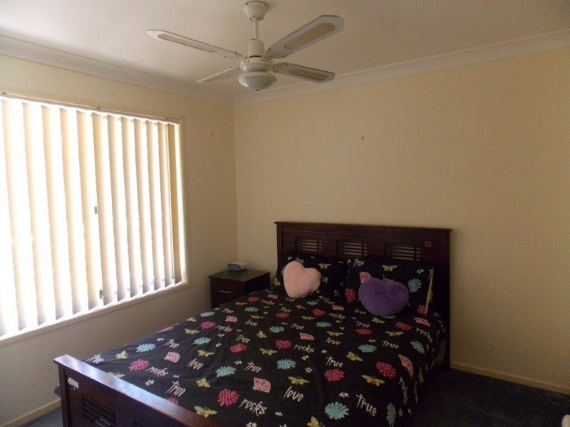 10 Chestnut Drive, Flinders View QLD 4305