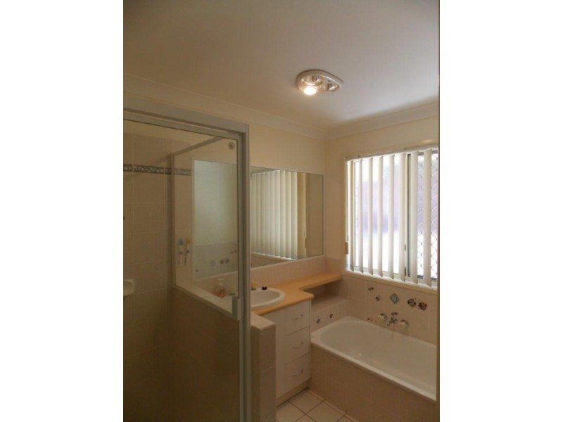 10 Chestnut Drive, Flinders View QLD 4305