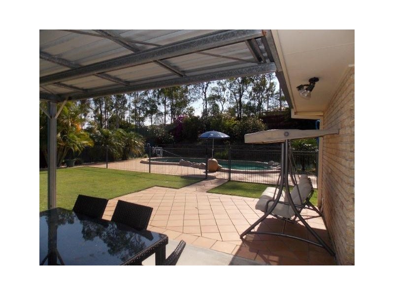 10 Chestnut Drive, Flinders View QLD 4305