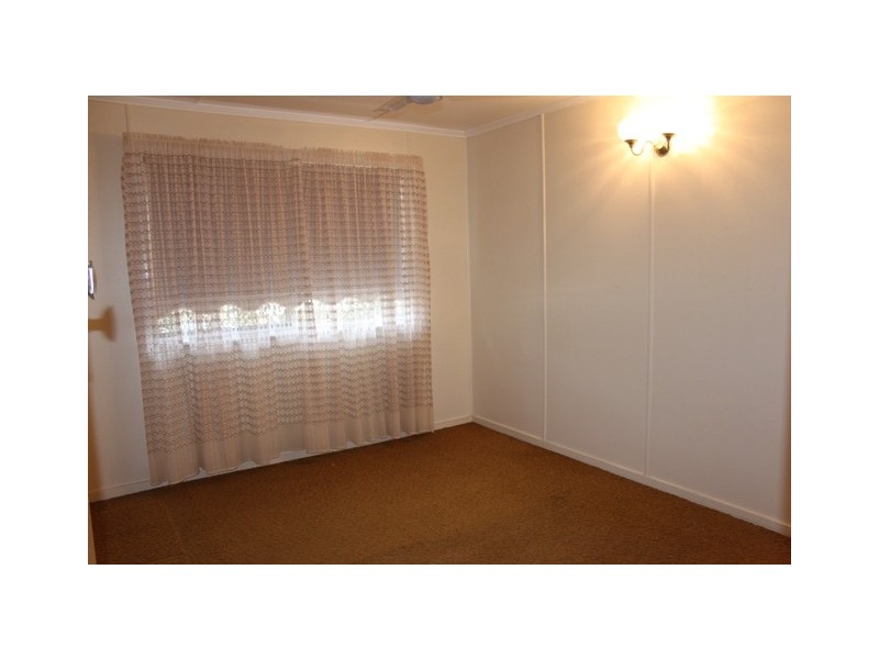 24 Cranes Road, North Ipswich QLD 4305