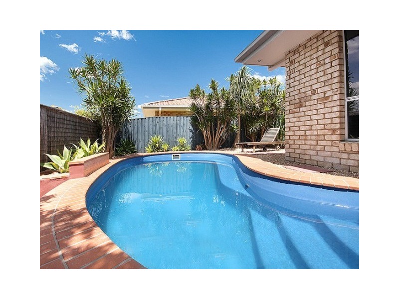 28 Resolution Parade, Flinders View QLD 4305