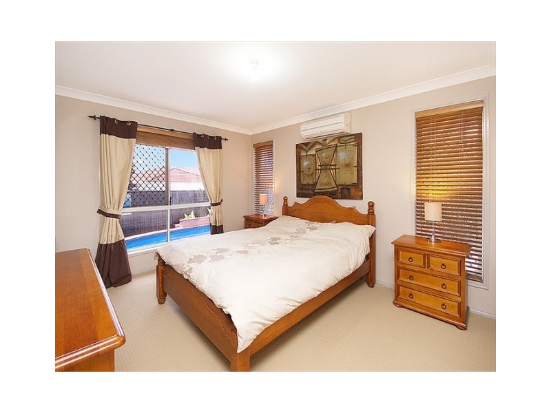 28 Resolution Parade, Flinders View QLD 4305