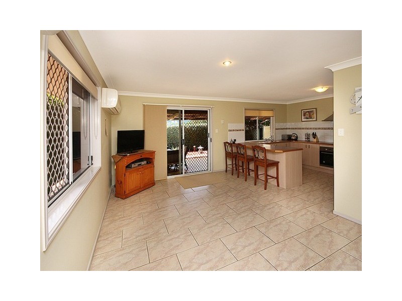 28 Resolution Parade, Flinders View QLD 4305