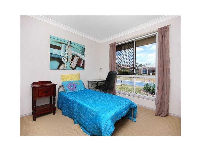 28 Resolution Parade, Flinders View QLD 4305
