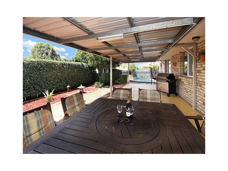 28 Resolution Parade, Flinders View QLD 4305