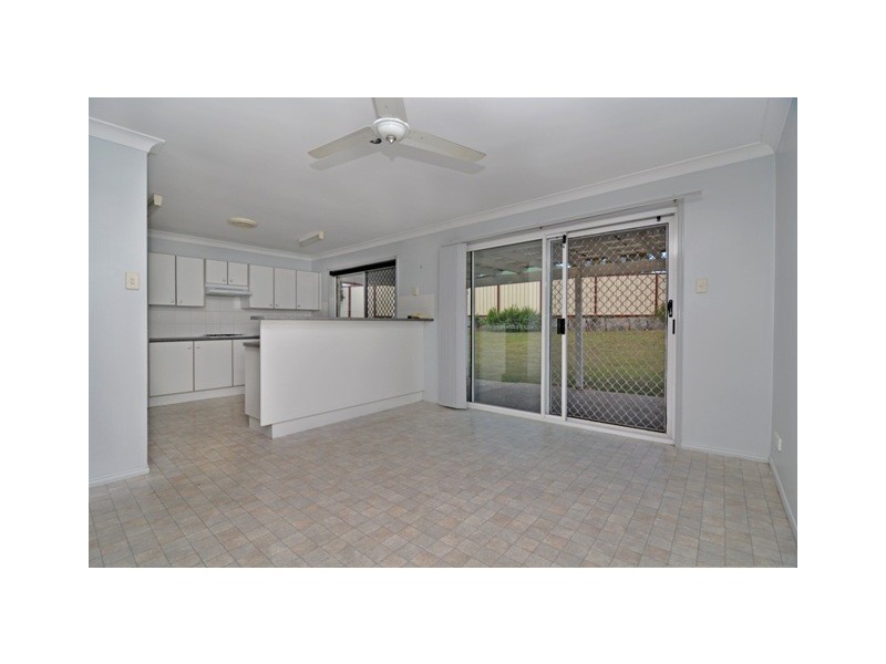 42 Jonquil Circuit, Flinders View QLD 4305