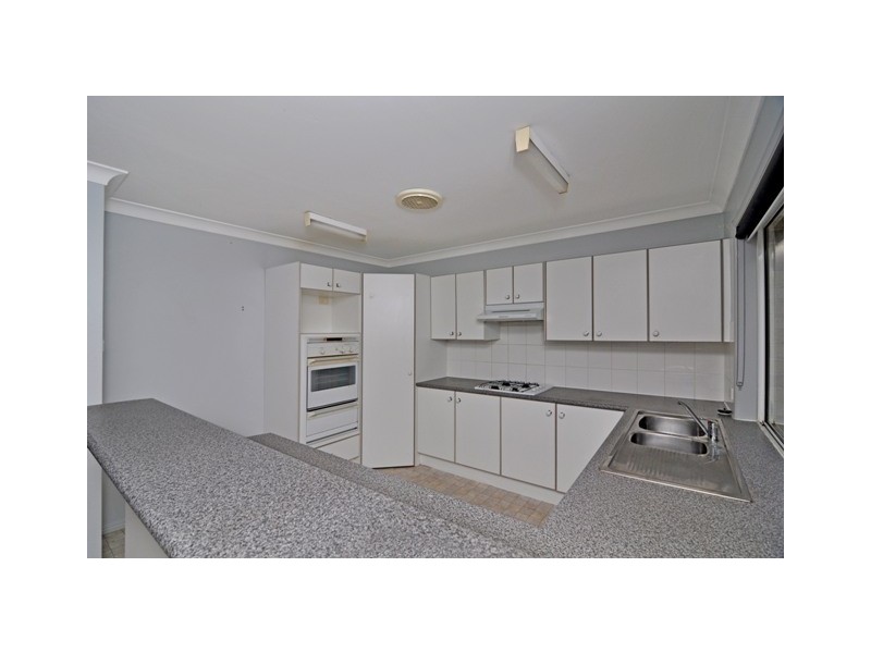 42 Jonquil Circuit, Flinders View QLD 4305