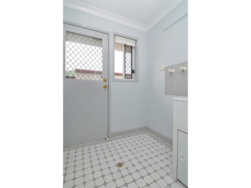 42 Jonquil Circuit, Flinders View QLD 4305