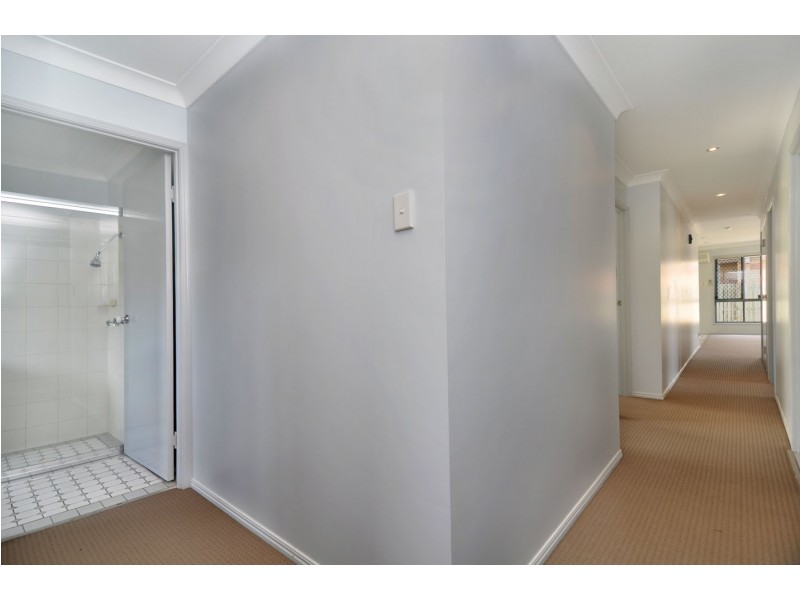 42 Jonquil Circuit, Flinders View QLD 4305