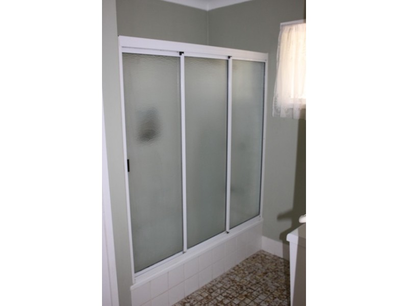 48 Melrose Drive, Flinders View QLD 4305