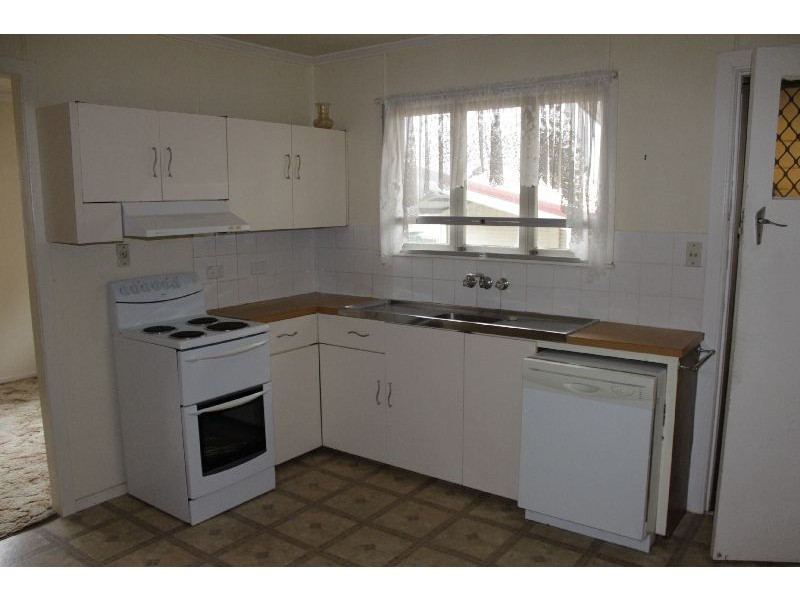 208 Pine Mountain Road, Brassall QLD 4305