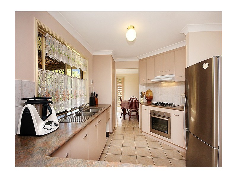 5 Rangeview Drive, Flinders View QLD 4305