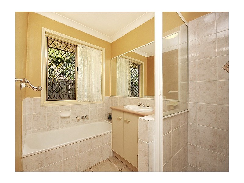 5 Rangeview Drive, Flinders View QLD 4305