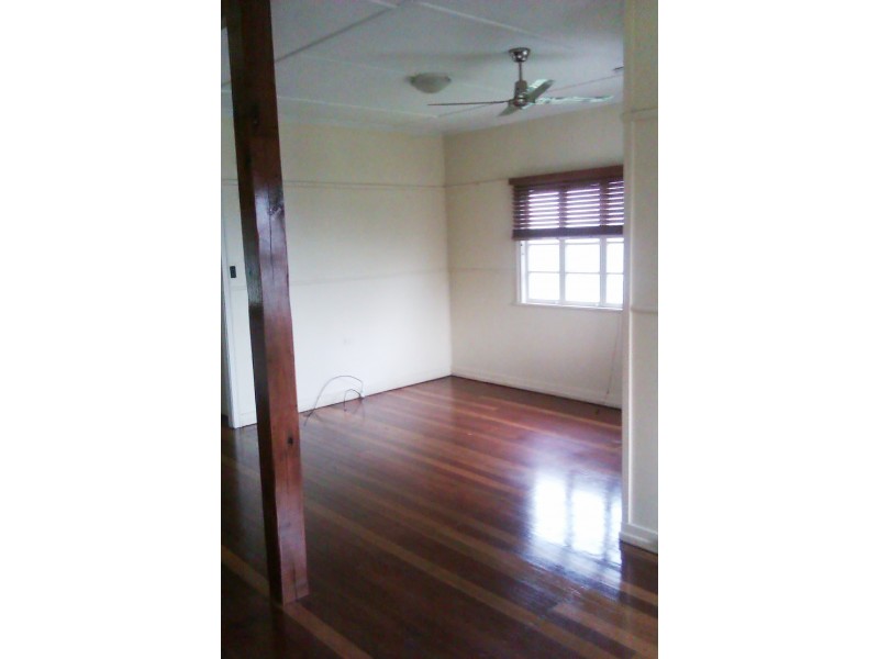 122 Jacaranda Street, North Booval QLD 4304
