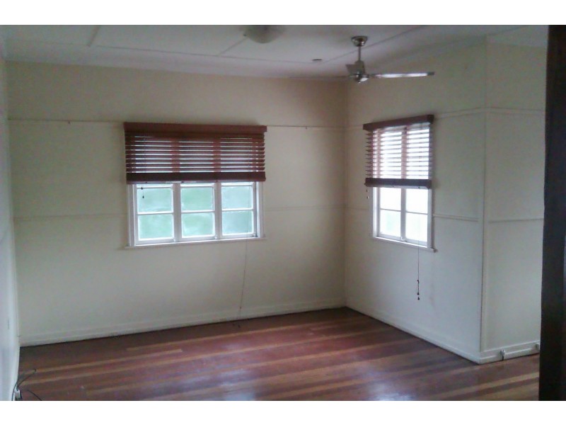 122 Jacaranda Street, North Booval QLD 4304