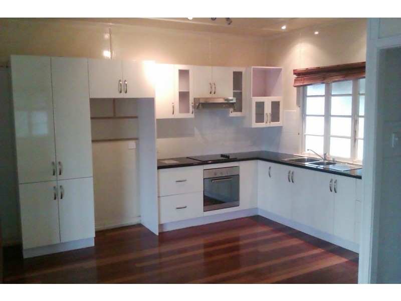 122 Jacaranda Street, North Booval QLD 4304