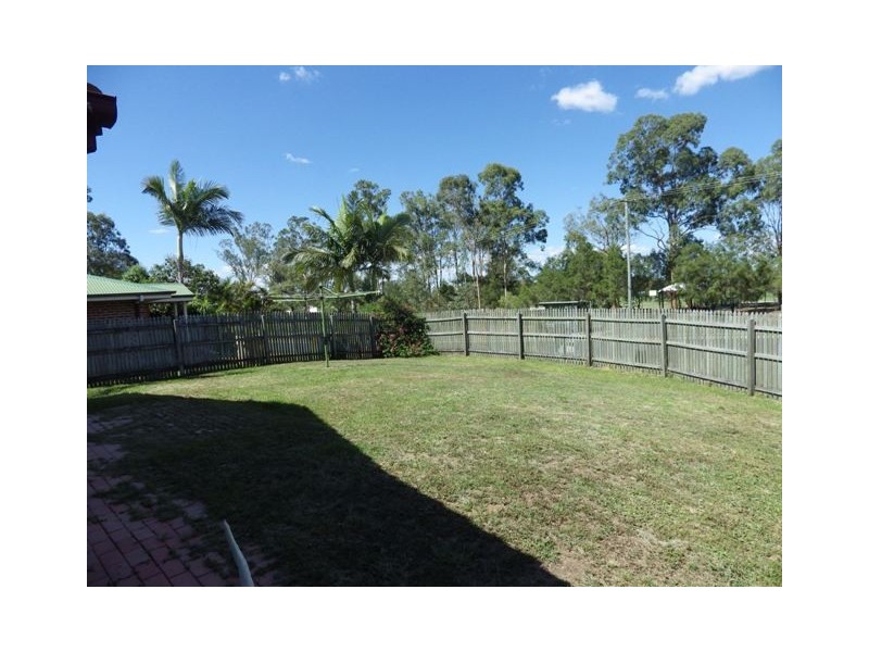 1 Quando Close, Yamanto QLD 4305