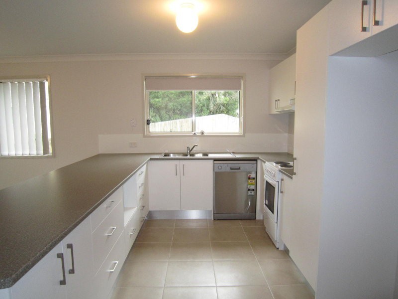 1/2e Thompson Street, Bundamba QLD 4304