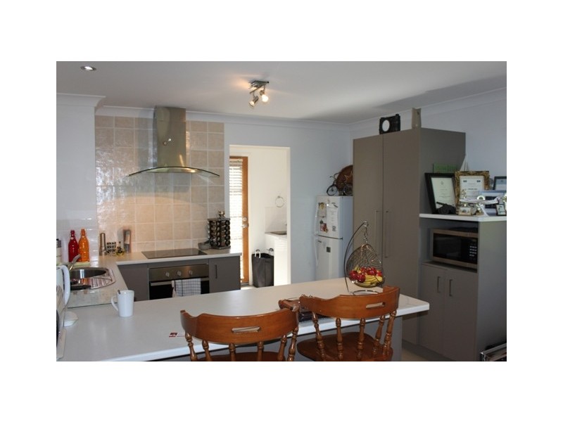 4A Morris Street, Silkstone QLD 4304