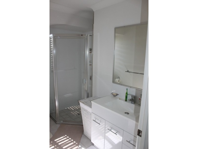 4A Morris Street, Silkstone QLD 4304