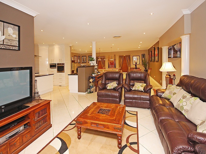 24 Kensington Drive, Flinders View QLD 4305