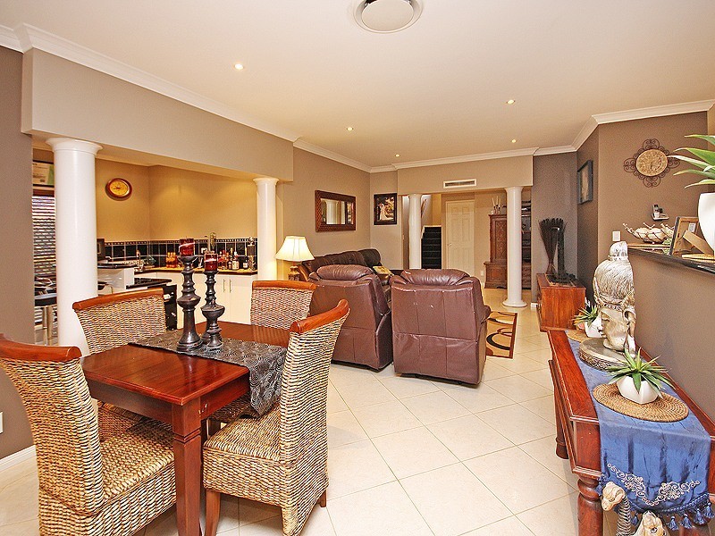 24 Kensington Drive, Flinders View QLD 4305