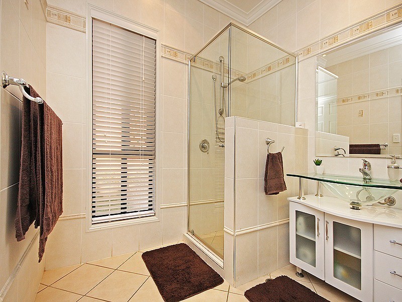 24 Kensington Drive, Flinders View QLD 4305