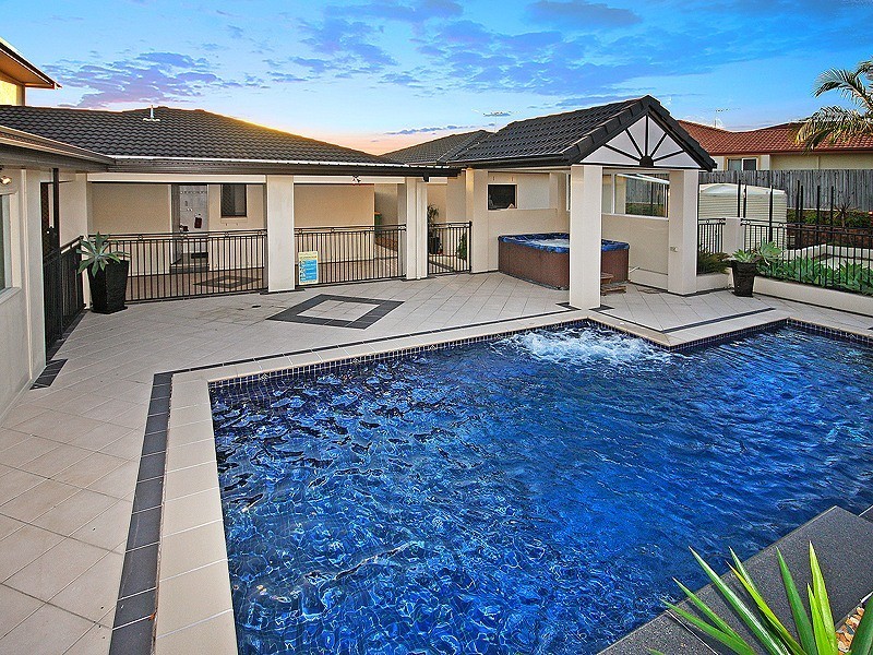 24 Kensington Drive, Flinders View QLD 4305