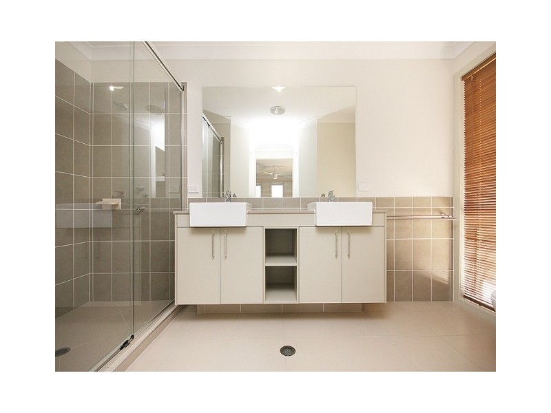 56 Bishop Street, Leichhardt QLD 4305
