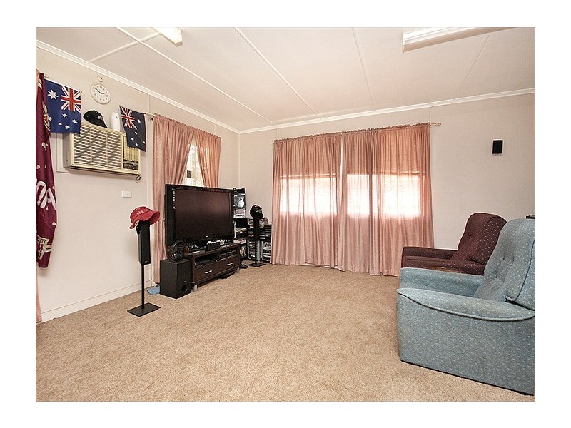171 South Station Road, Silkstone QLD 4304