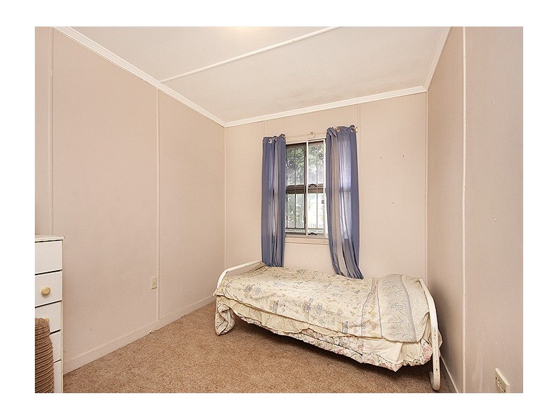 171 South Station Road, Silkstone QLD 4304