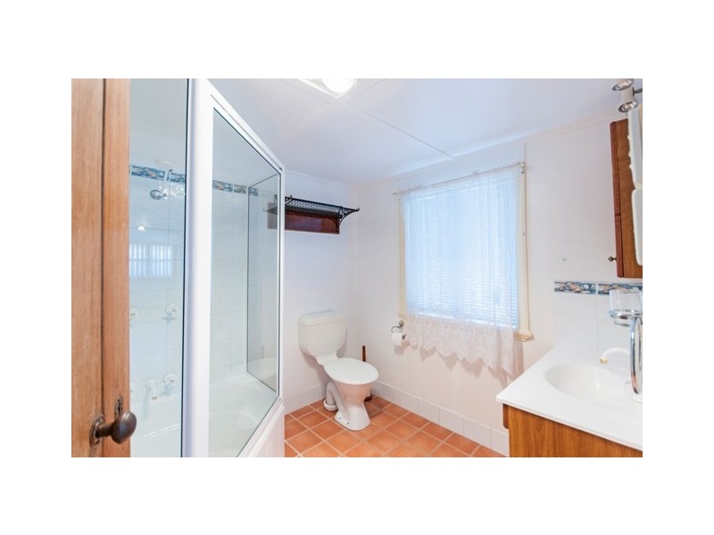 10 Rogers Street, Silkstone QLD 4304