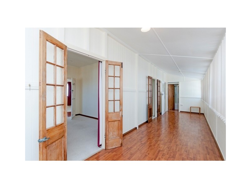 10 Rogers Street, Silkstone QLD 4304