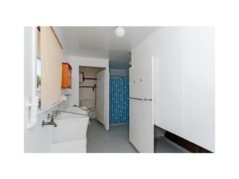 10 Rogers Street, Silkstone QLD 4304