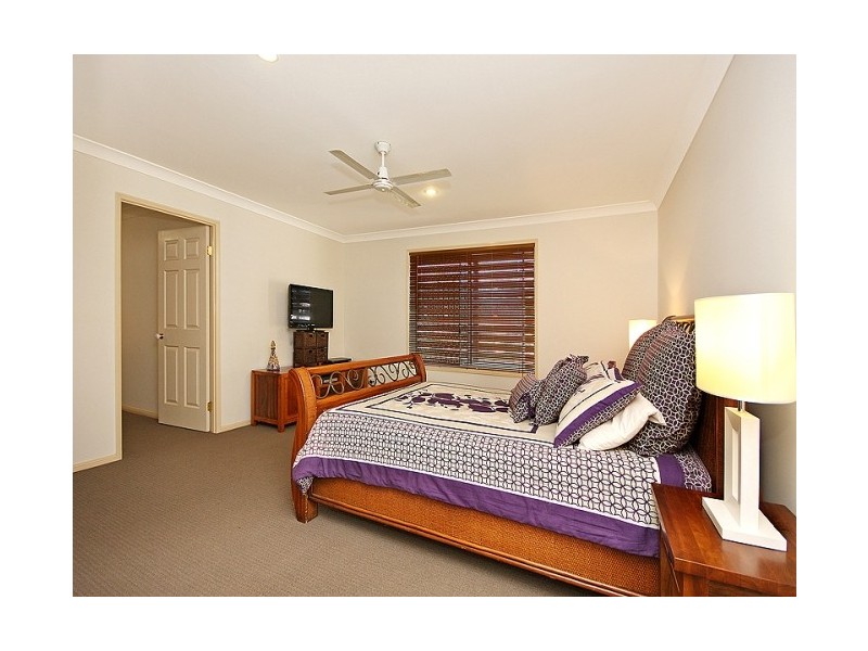 128 Kensington Drive, Flinders View QLD 4305