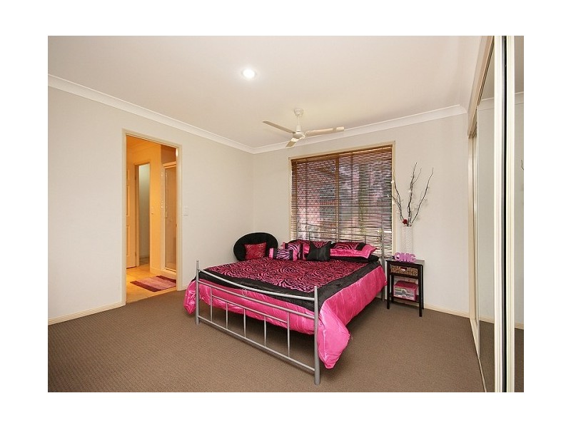 128 Kensington Drive, Flinders View QLD 4305