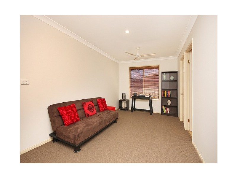 128 Kensington Drive, Flinders View QLD 4305
