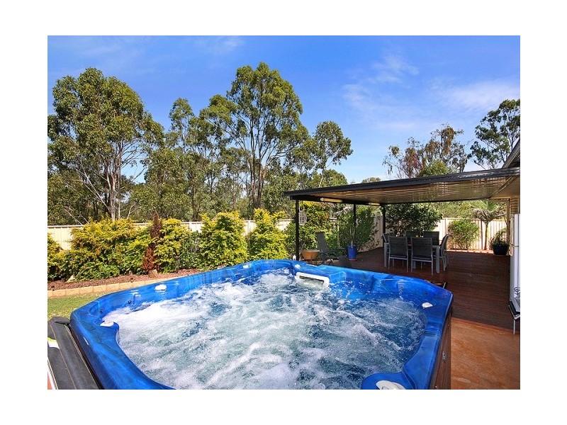 128 Kensington Drive, Flinders View QLD 4305